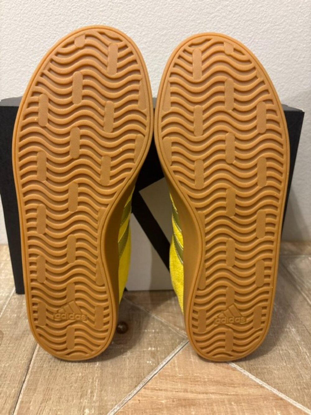 NEW Adidas VL Court 3.0 Sneakers Yellow Gold Metallic Women Multiple Sizes - Picture 6 of 6